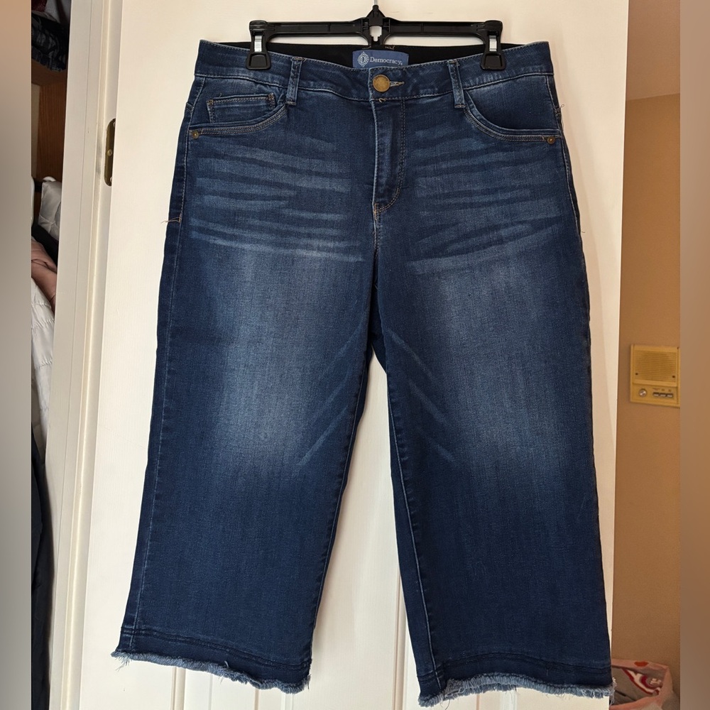 Women’s Democracy Dark Blue Jean Capri Size 10